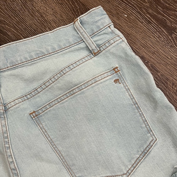 Madewell Prescott Lightwash Shorts - Picture 2 of 5